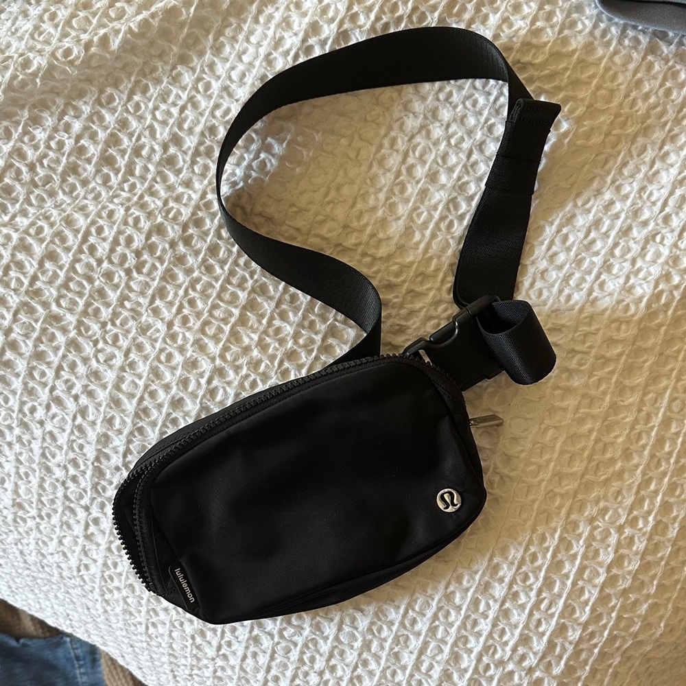 lululemon Crossbody Belt Bag